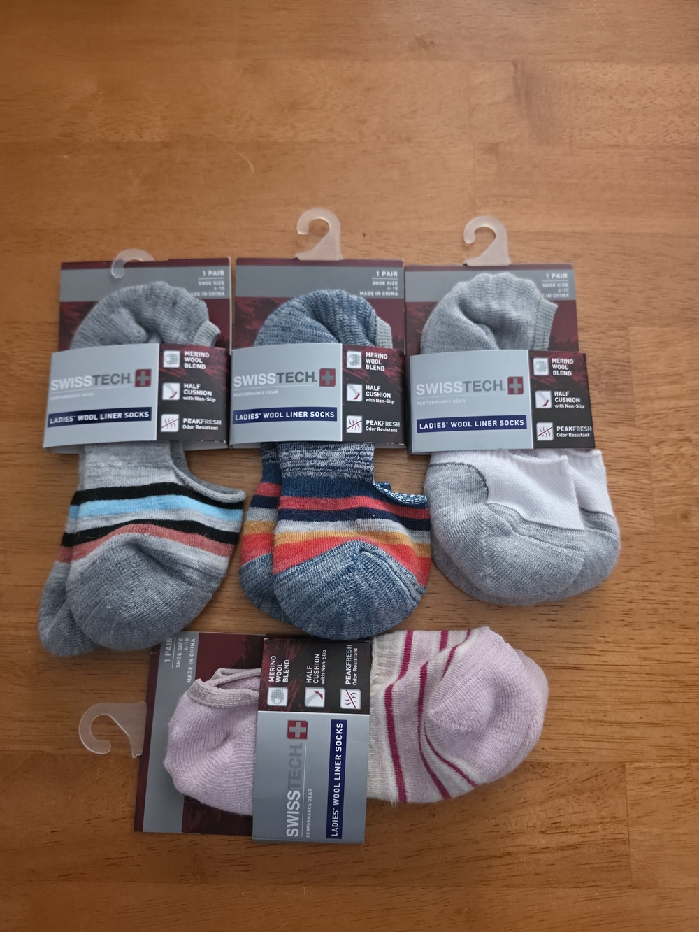 NWT Swiss Tech Ladies' No-Show Wool Liner Socks.